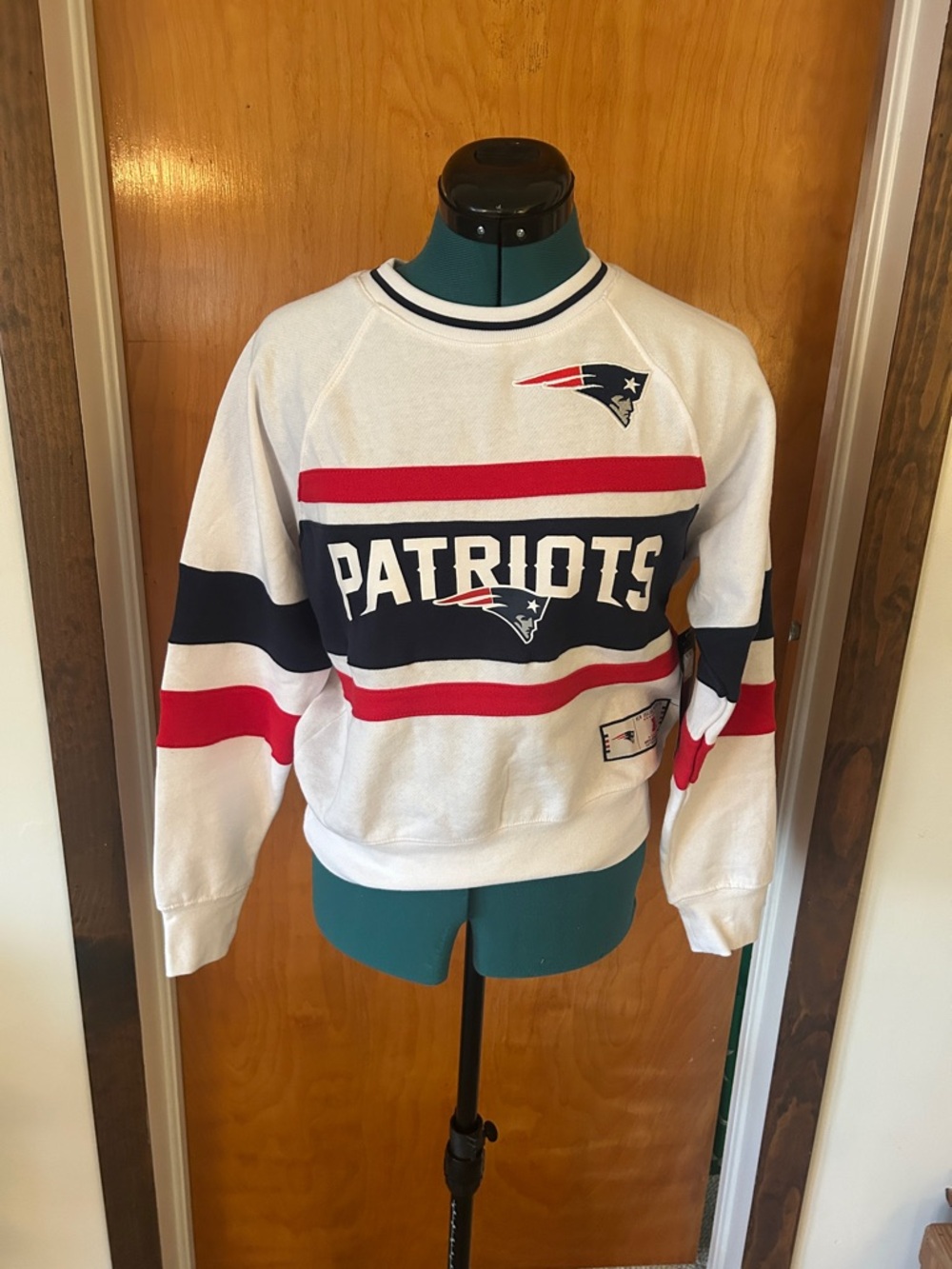 NFL Patriots White Navy Red Crewneck Sweatshirt